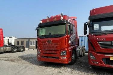 二手青岛解放 JH6重卡 领航版2.0 北方款 480马力 6X4 牵引车(国六) 双驱 潍柴二手牵引车 黄牌图片