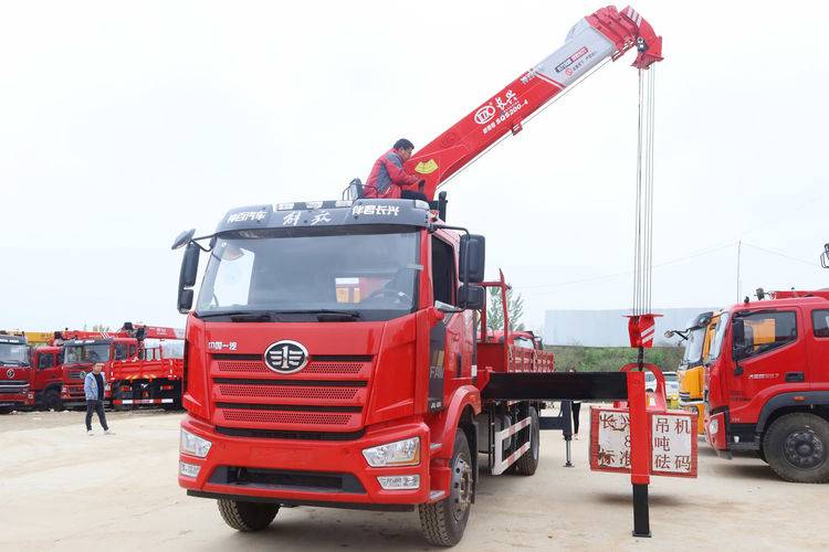 一汽解放 220马力 专用车