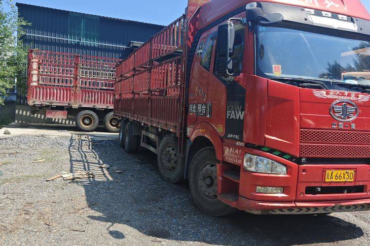 二手一汽解放 350马力 载货车