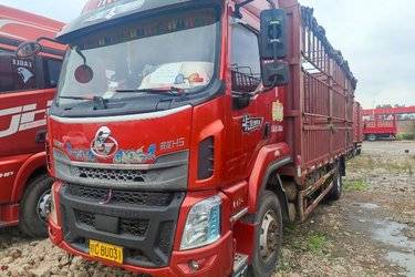 二手东风柳汽 乘龙H5中卡 220马力 4X2 6.8米仓栅式载货车(国五) 单桥 玉柴二手载货车 黄牌图片