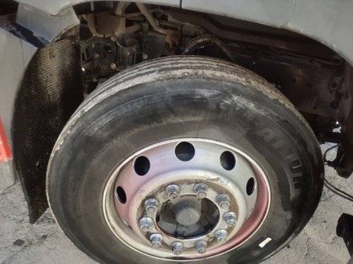 青岛解放 220马力 载货车