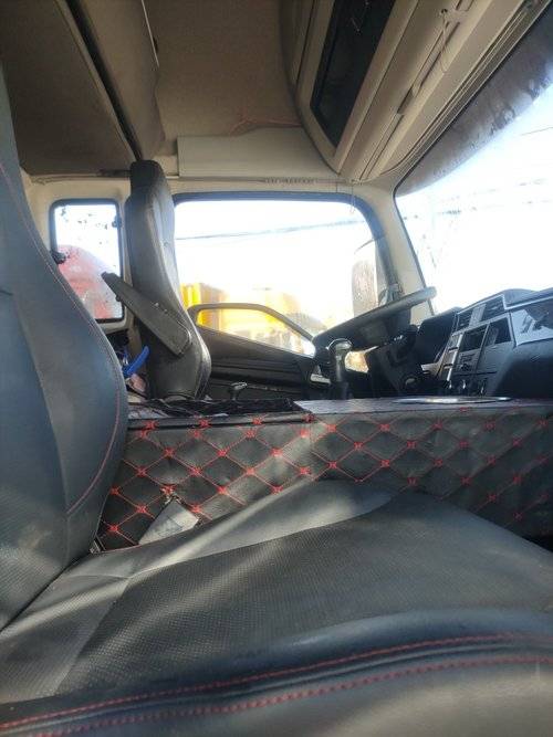 青岛解放 220马力 载货车