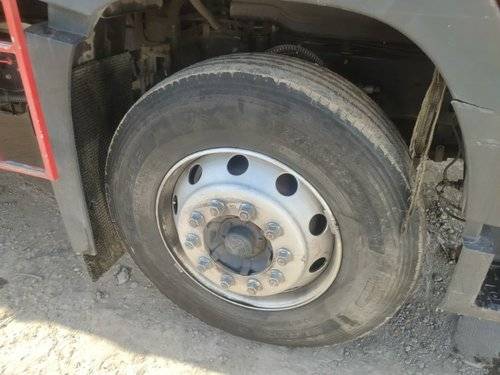 青岛解放 220马力 载货车