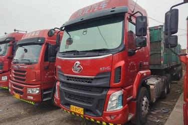 二手东风柳汽 乘龙H5重卡 460马力 6X4牵引车(国五) 双驱 潍柴二手牵引车 黄牌图片