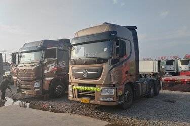 二手东风商用车 天龙旗舰KX 560马力 6X4自动挡牵引车(AMT手自一体)(国五) 双驱 东风康明斯二手牵引车 黄牌图片