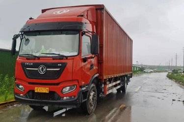 二手东风商用车 天锦重卡 270马力 4X2 9.6米厢式载货车(国五) 单桥 东风康明斯二手载货车 黄牌图片