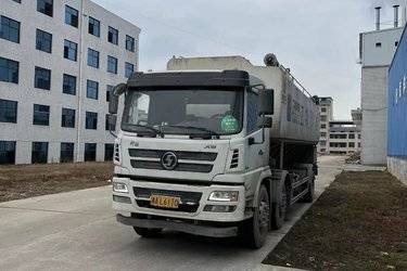 二手陕汽商用车 轩德翼6 240马力 6X2 散装饲料运输车(润知星牌)(国五) 6X2 潍柴二手专用车粉粒物料运输车图片