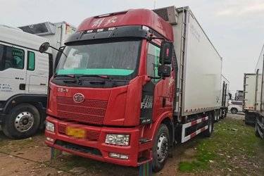 二手一汽解放 J6L中卡 复合型 240马力 6X2 8.7米厢式载货车(国五) 前四后四 锡柴二手载货车 黄牌图片
