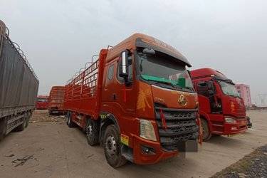 二手东风柳汽 乘龙H7重卡 350马力 8X4 9.6米仓栅式载货车(国五) 前四后八 玉柴二手载货车 黄牌图片