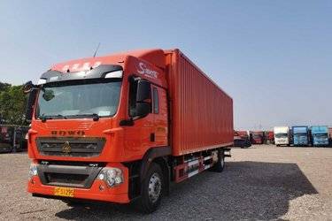 二手中国重汽 HOWO TX 270马力 4X2 9.6米厢式载货车(国六)(潍柴)(8挡)(国六) 单桥 潍柴二手载货车 黄牌图片