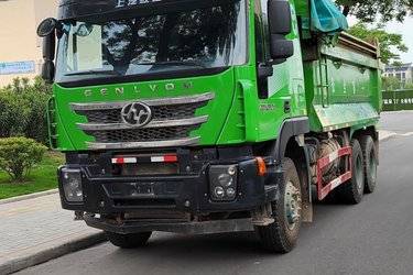 二手上汽红岩 杰狮重卡 350马力 6X4 5.6米自卸车(国五) 后八轮 菲亚特二手自卸车 黄牌图片