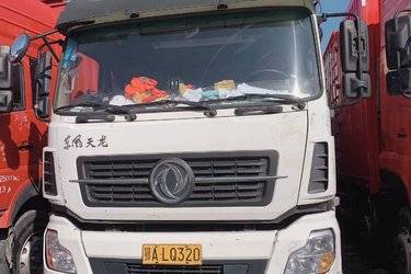 二手东风商用车 天龙重卡 245马力 6X2 9.6米厢式载货车(国五) 前四后四 康明斯二手载货车 黄牌图片