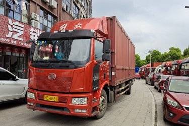 二手一汽解放 J6L中卡 220马力 8米厢式载货车(国五) 单桥 大柴二手载货车 黄牌图片