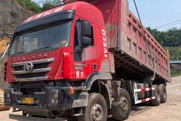 二手上汽红岩 杰狮C500重卡 重载版 450马力 6X4 6.2米自卸车(国五) 后八轮 上菲红二手自卸车 黄牌图片