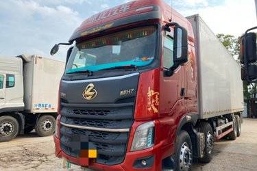二手东风柳汽 乘龙H7 400马力 8X4 9.4米冷藏车(国五) 8X4 玉柴二手专用车冷藏车图片