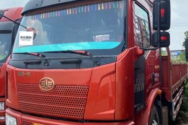 二手一汽解放 J6L中卡 240马力 4X2 6.75米栏板载货车(国五) 单桥 锡柴二手载货车 黄牌图片