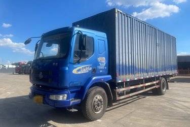 二手东风柳汽 乘龙M3中卡 180马力 4X2载货车底盘(国四) 单桥 玉柴二手载货车 黄牌图片
