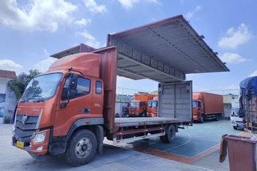 二手福田 欧马可5系中卡 170马力 4X2 7.8米厢式载货车(国五) 单桥 康明斯二手载货车 黄牌图片