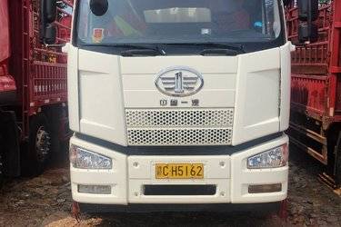 二手一汽解放 J6M重卡 高效型 280马力 6X2 9.5米厢式载货车(国五) 前四后四 大柴二手载货车 黄牌图片