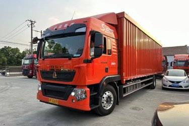 二手中国重汽 HOWO TX 270马力 4X2 9.6米厢式载货车(国六)(潍柴)(10挡)(国六) 单桥 潍柴二手载货车 黄牌图片