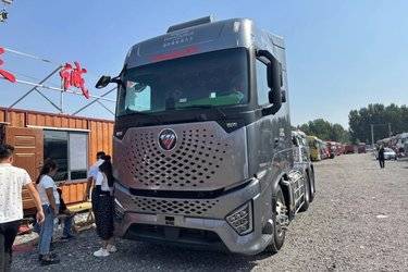 二手福田 欧曼银河 基本型 580马力 6X4 AMT自动挡牵引车(国六)(带缓速器)(国六) 双驱 福田康明斯二手牵引车 黄牌图片