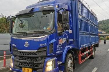 东风柳汽 新乘龙M3中卡 200马力 4X2 6.8米仓栅式载货车(国六) 单桥 玉柴二手载货车 黄牌