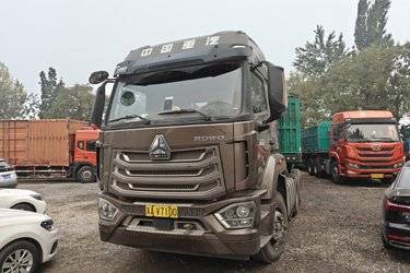 中国重汽 豪瀚N7W重卡 460马力 6X4 牵引车(国六) 双驱 潍柴二手牵引车 黄牌