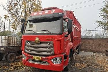 中国重汽 豪沃N5W中卡 220马力 4X2 6.75米仓栅式载货车(国六) 单桥 潍柴二手载货车 黄牌