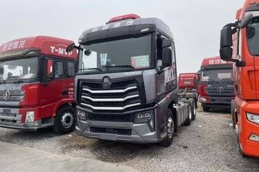 中国重汽 HOWO Max重卡 460马力 6X4牵引车(国六) 双驱 潍柴二手牵引车 黄牌