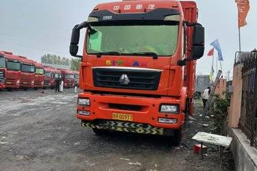 中国重汽 汕德卡SITRAK G5重卡 330马力 6X4 9.55米厢式载货车(国六) 6X4 曼二手载货车 黄牌