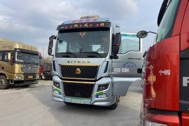 中国重汽 汕德卡SITRAK C9H重卡 奢华版 570马力 6X4 AMT自动挡牵引车(国六)(带液缓)(国六) 双驱 曼二手牵引车 黄牌