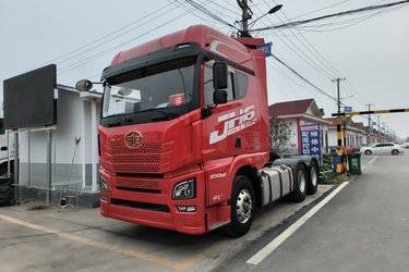 二手青岛解放 JH6重卡 领航版2.0 550马力 6X4 牵引车(国六) 双驱 潍柴二手牵引车 黄牌图片