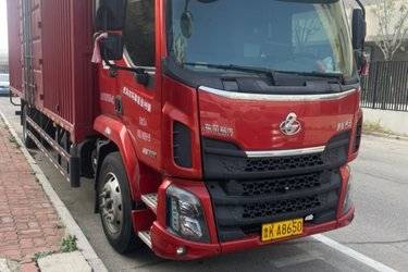 二手东风柳汽 乘龙M3中卡 200马力 4X2 6.75米栏板载货车(国六) 单桥 玉柴二手载货车 黄牌图片