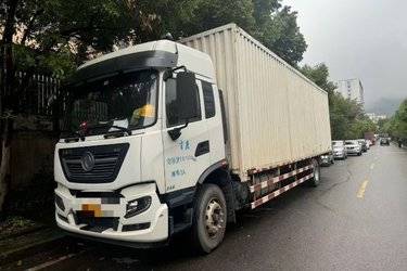 二手东风商用车 天锦KR 245马力 4X2 9.8米厢式载货车(国五) 单桥 东风二手载货车 黄牌图片