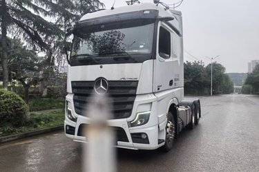 奔驰 Actros 重卡 星徽尊享版  530马力 6X4 自动挡牵引车(国六) 双驱 奔驰二手牵引车 黄牌