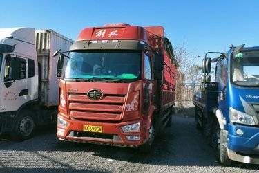 二手一汽解放 J6L中卡 精英版 240马力 4X2 6.75米仓栅式载货车(国五) 单桥 锡柴二手载货车 黄牌图片