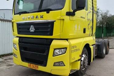 二手中国重汽 汕德卡SITRAK C7H重卡 540马力 6X4牵引车(国五) 双驱 中国重汽二手牵引车 黄牌