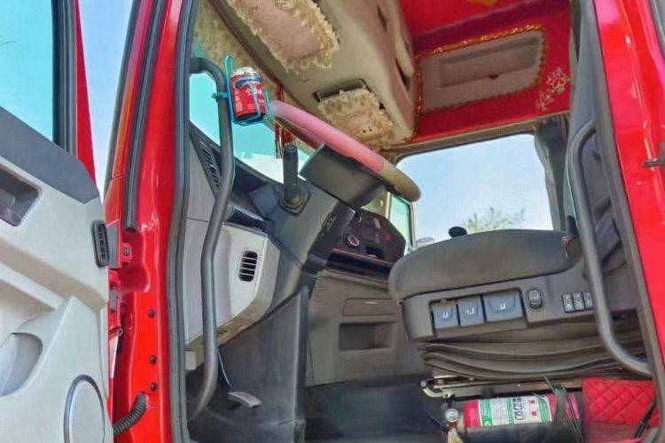 二手东风商用车 600马力 牵引车