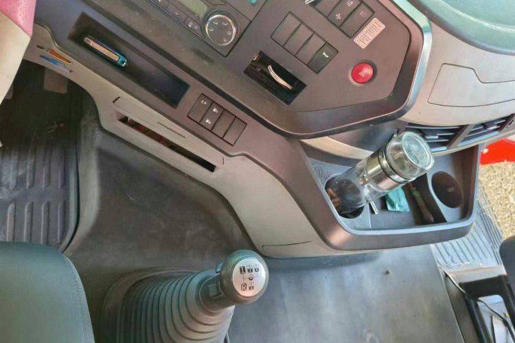 二手东风商用车 600马力 牵引车