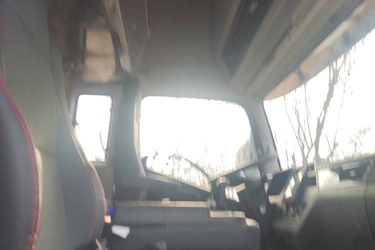 二手青岛解放 240马力 载货车