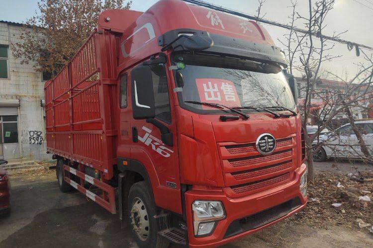 二手青岛解放 240马力 载货车