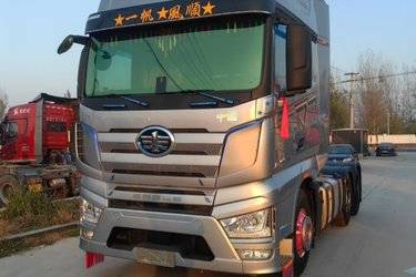 二手一汽解放 J7重卡 560马力 6X4 牵引车(国六)(液缓)(国六) 双驱 锡柴二手牵引车 黄牌图片