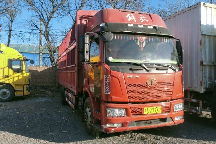 二手一汽解放 240马力 载货车