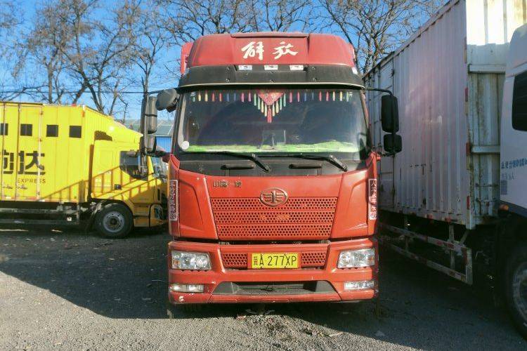 二手一汽解放 240马力 载货车