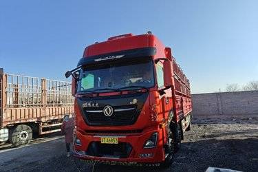 二手东风商用车 天龙KL 舒适版 300马力 6X2 9.6米仓栅式载货车(高顶)(国六) 前四后四 雷诺二手载货车 黄牌