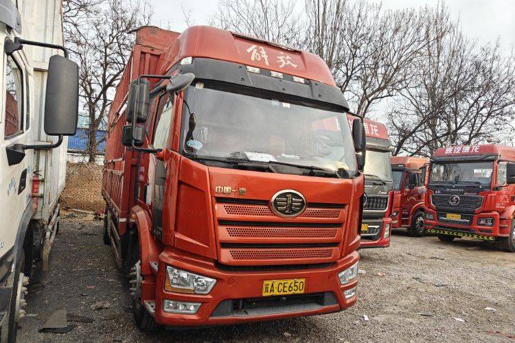 二手一汽解放 240马力 载货车