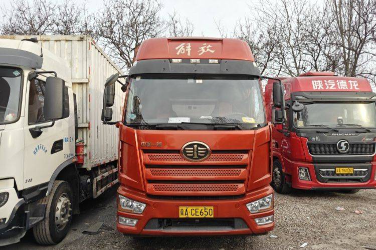 二手一汽解放 240马力 载货车
