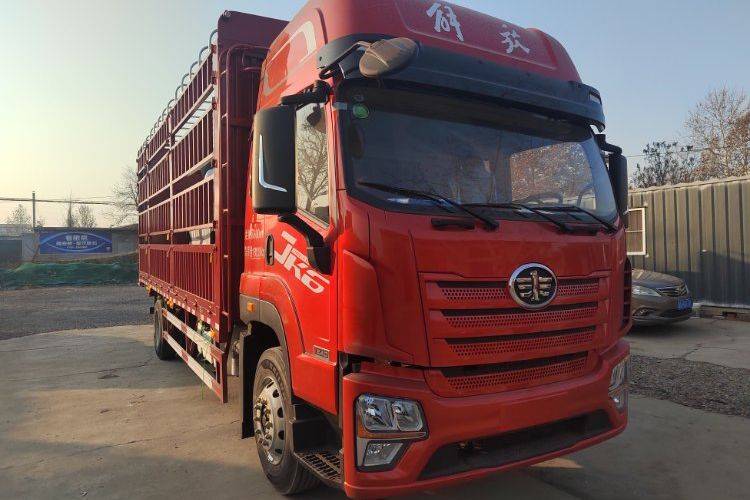 二手青岛解放 240马力 载货车