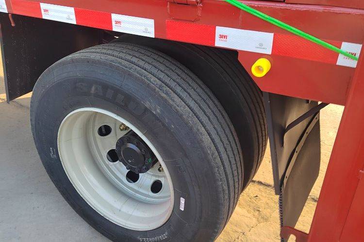 二手青岛解放 240马力 载货车