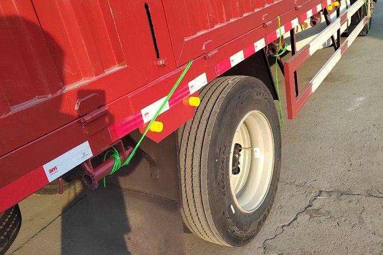 二手青岛解放 240马力 载货车